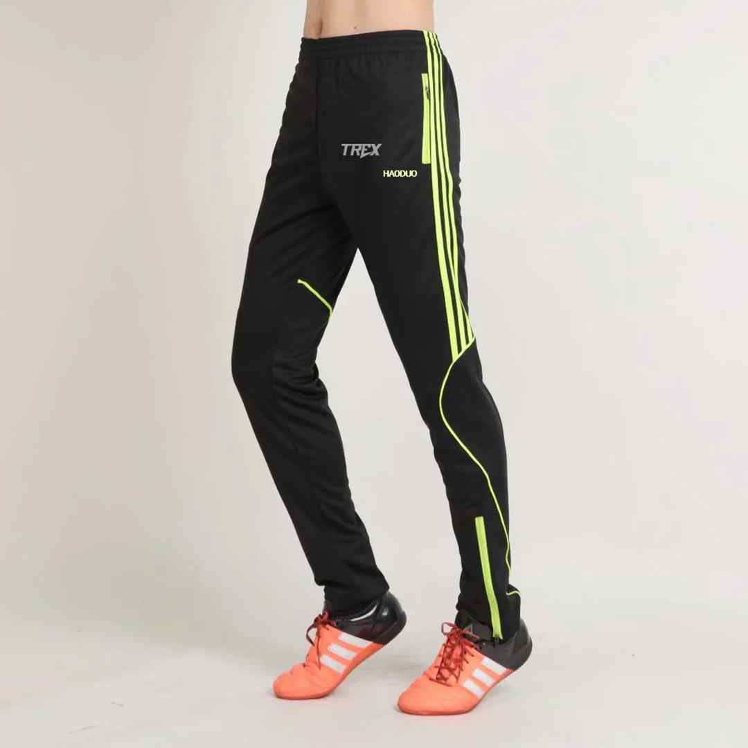 Buy Arrow Sports Men Black Twill Weave Solid Casual Trousers - NNNOW.com